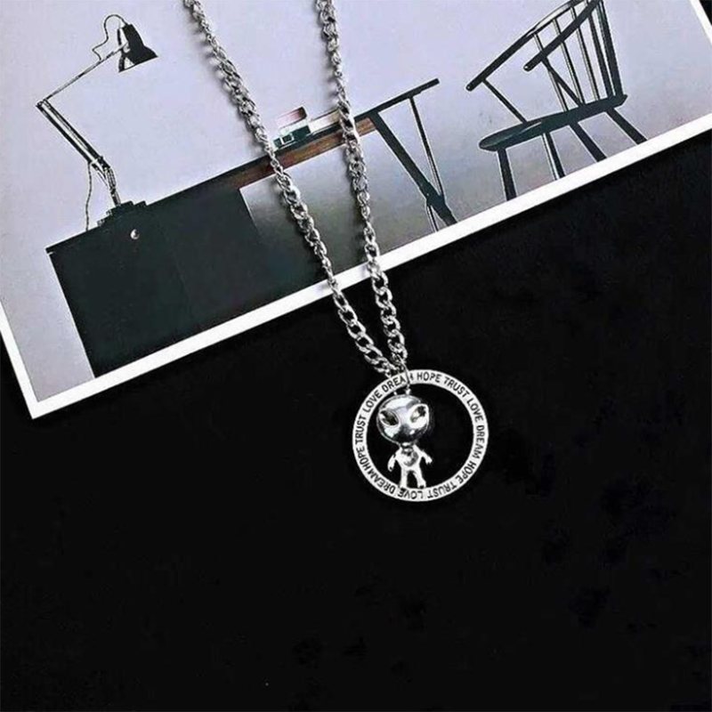   Letter Mysterious Alien All-match Men's Necklace - Neojana