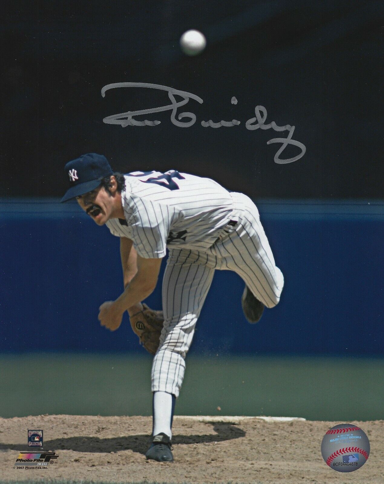 Autographed Ron Guidry New York Yankees 8X10 Photo Poster painting with COA