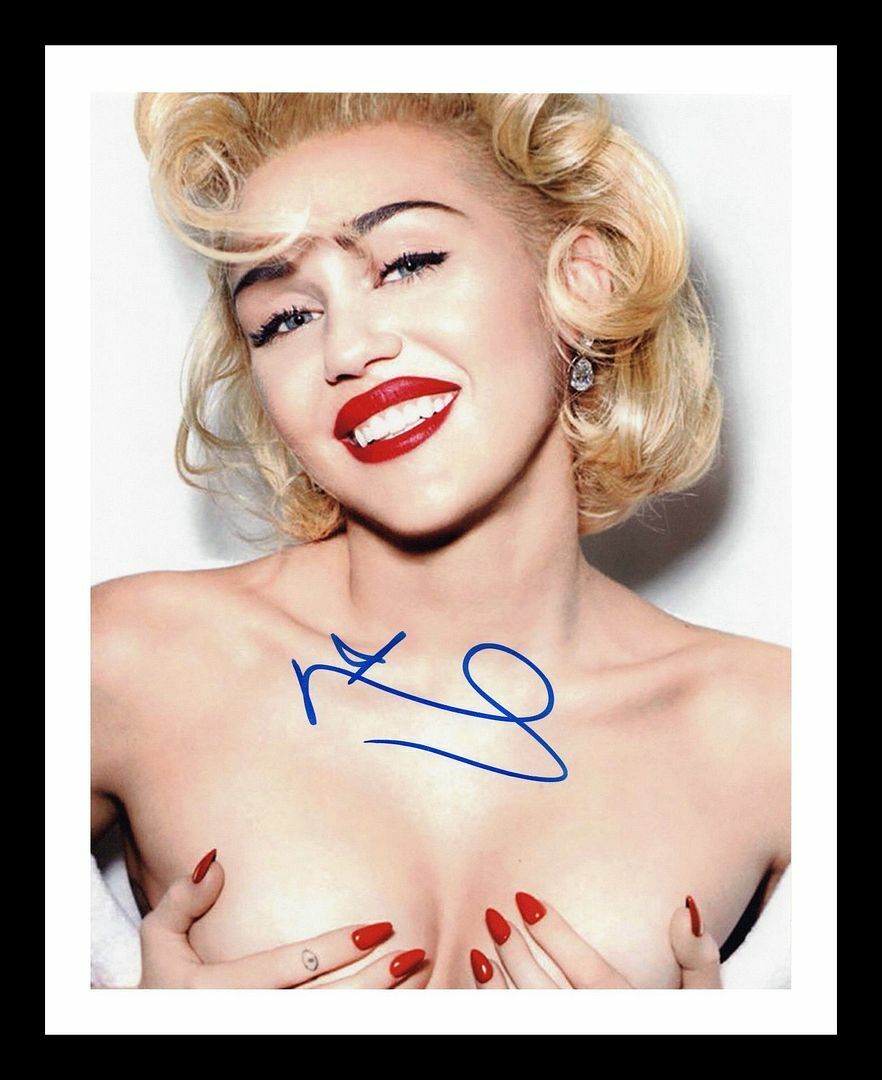 Miley Cyrus Autograph Signed & Framed Photo Poster painting 10