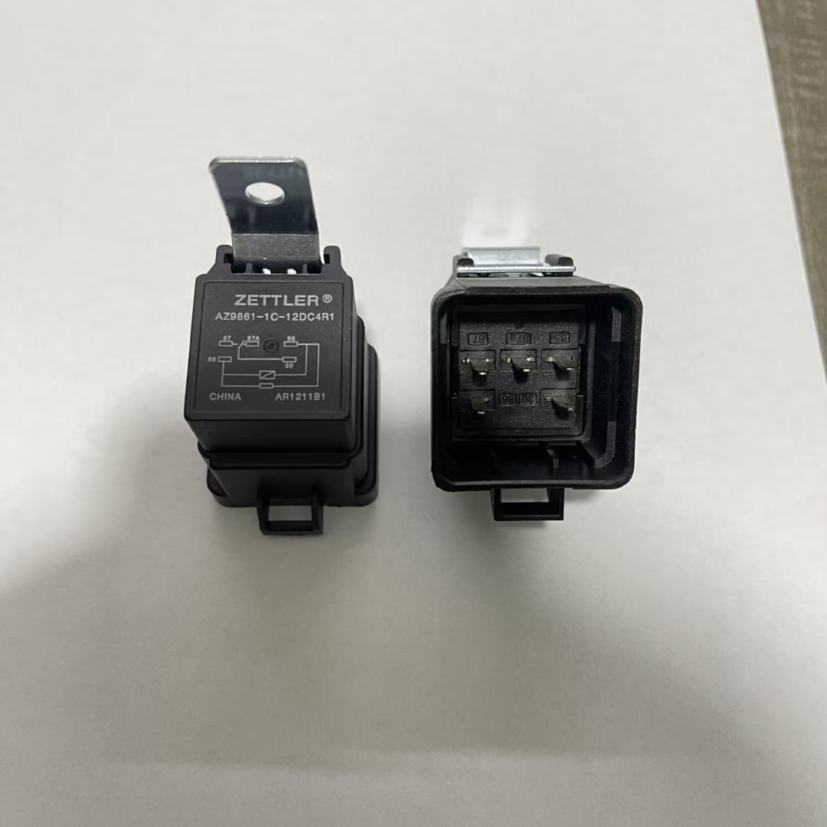 12V Machinery Engine Spare Parts 3658948 AZ9861-1C-12DC4R1 Genuine Relay for Cummins QSX