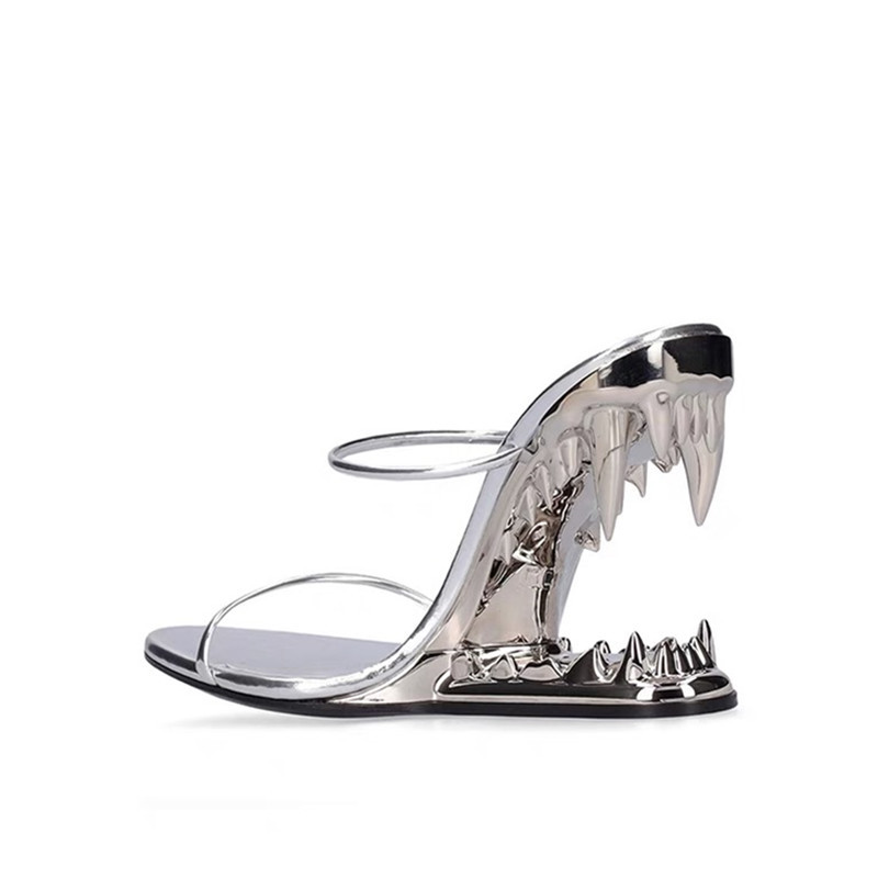 Heteromorphic Tooth Heeled Sandals