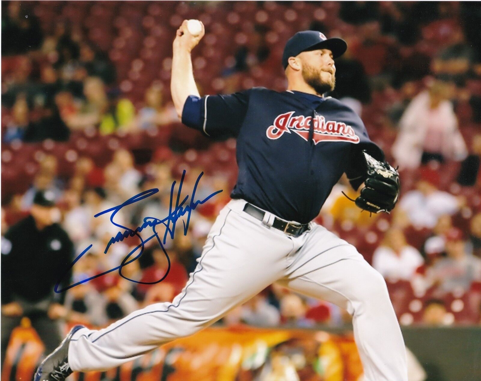 TOMMY HUNTER CLEVELAND INDIANS ACTION SIGNED 8x10