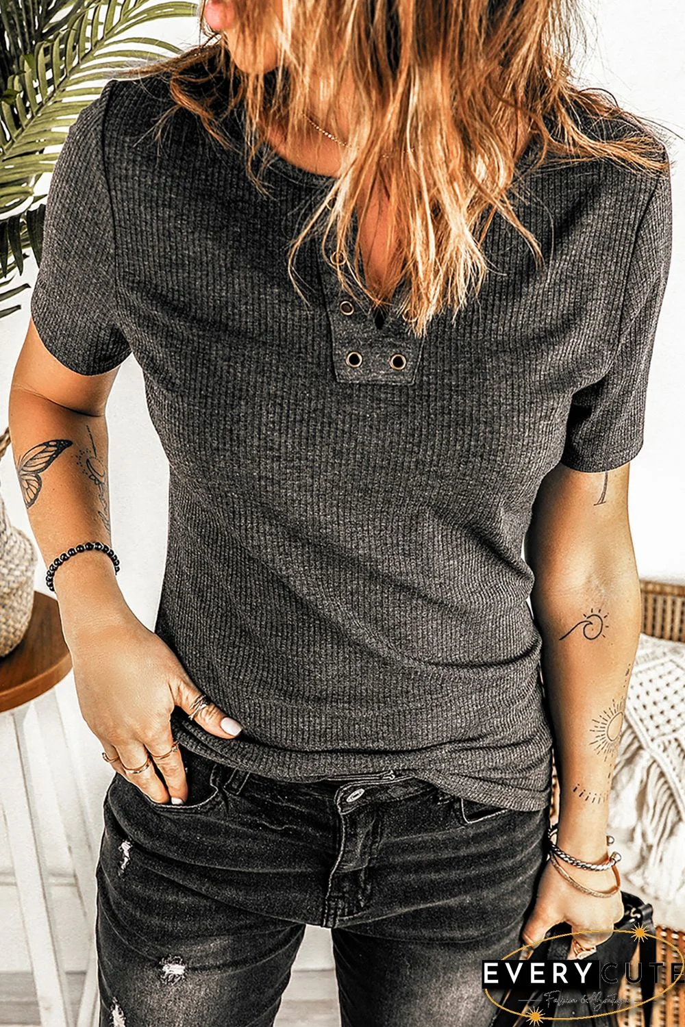 Black Ribbed Knit V Neck Short Sleeve Top