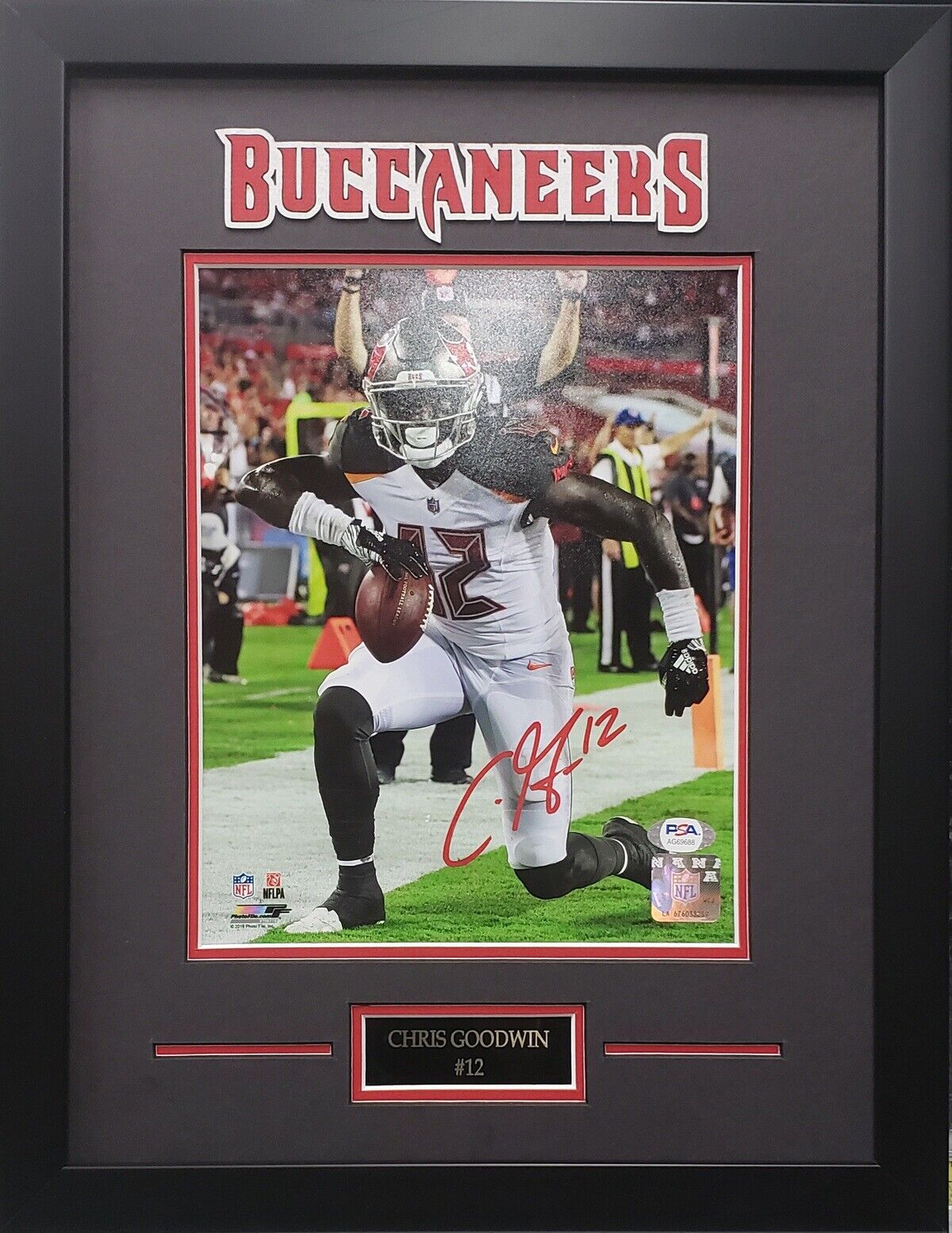 Chris Godwin autograph signed 8x10 framed NFL Tampa Bay Buccaneers PSA COA