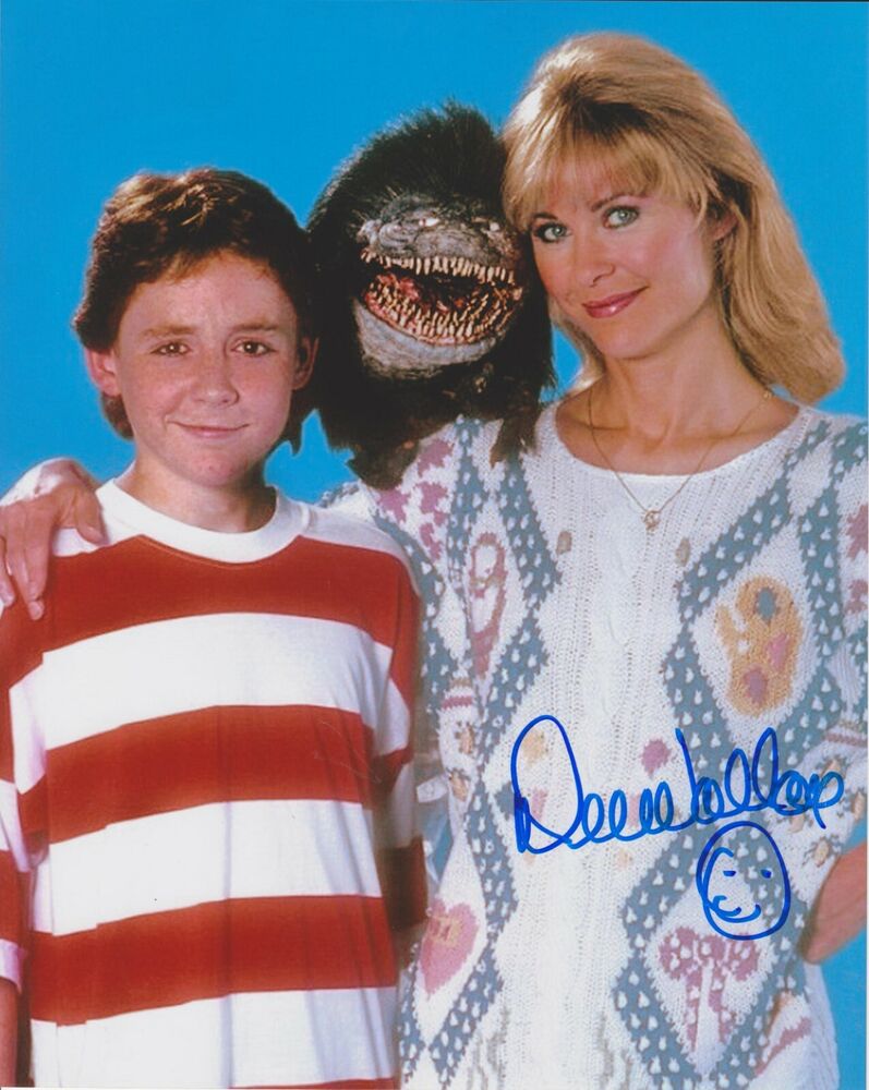 Dee Wallace Critters Original Autographed 8X10 Photo Poster painting