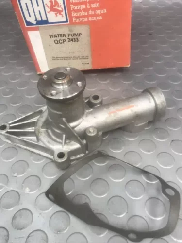 QCP2433 Quinton Hazell Water Pump Coolant MD030863 MD974649 MD997076 MD997609 Parts