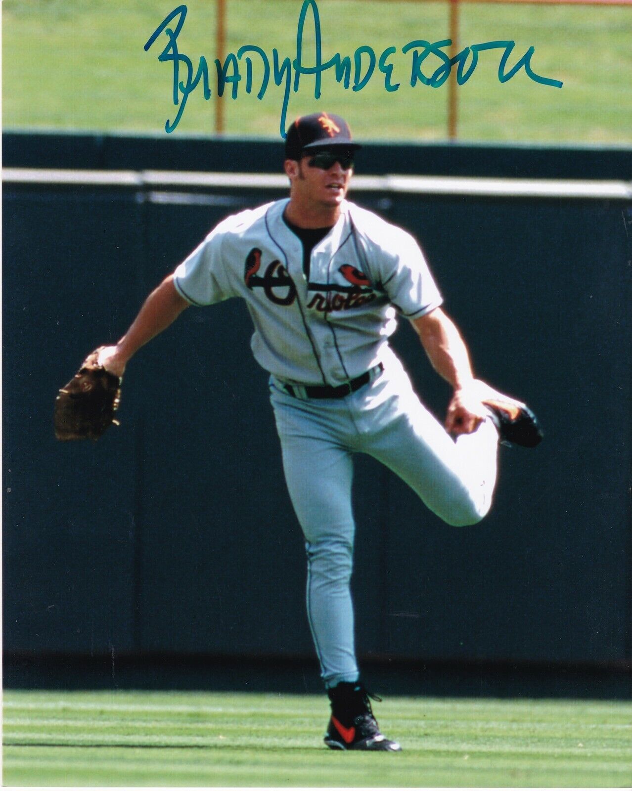 BRADY ANDERSON BALTIMORE ORIOLES ACTION SIGNED 8x10