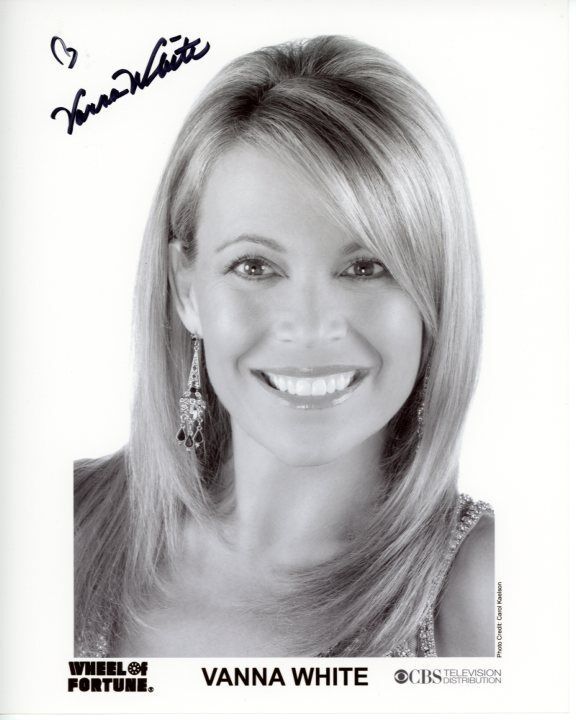 VANNA WHITE signed autographed WHEEL OF FORTUNE Photo Poster painting