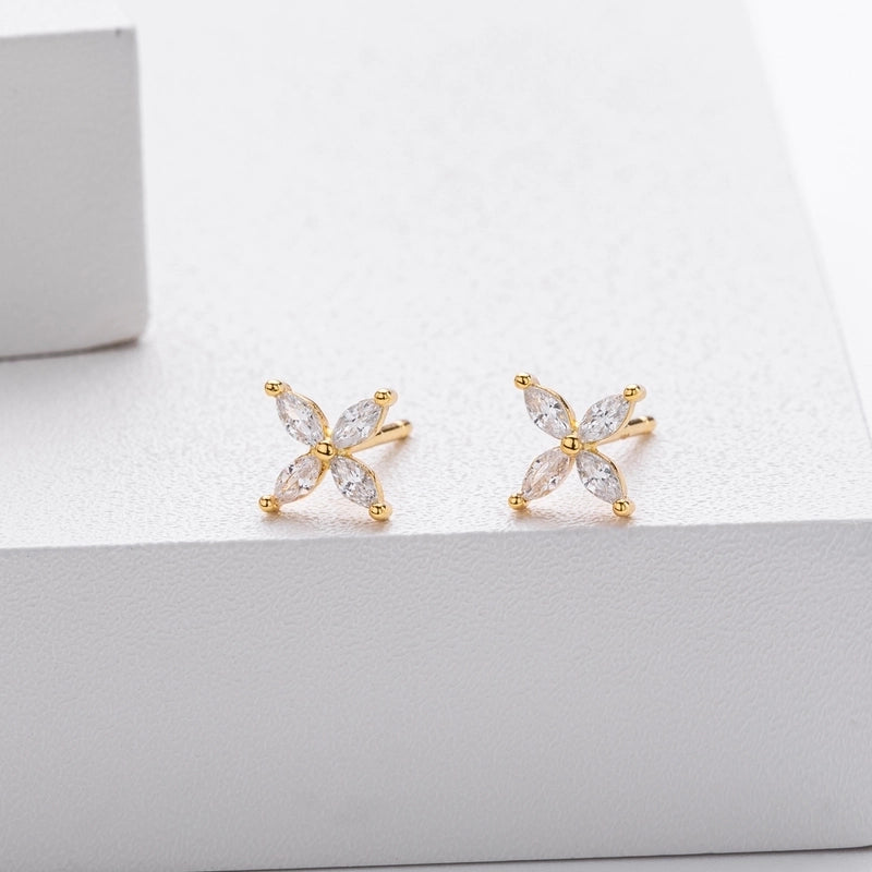 1 Pair 925 Sterling Silver Zircon Flower Ear Studs