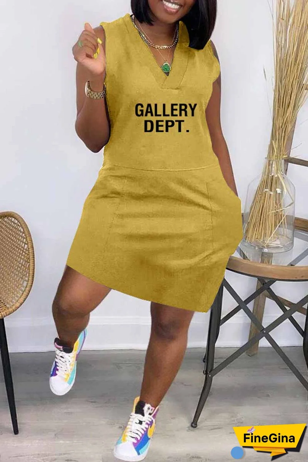 Army Green Street Print Letter V Neck One Step Skirt Dresses