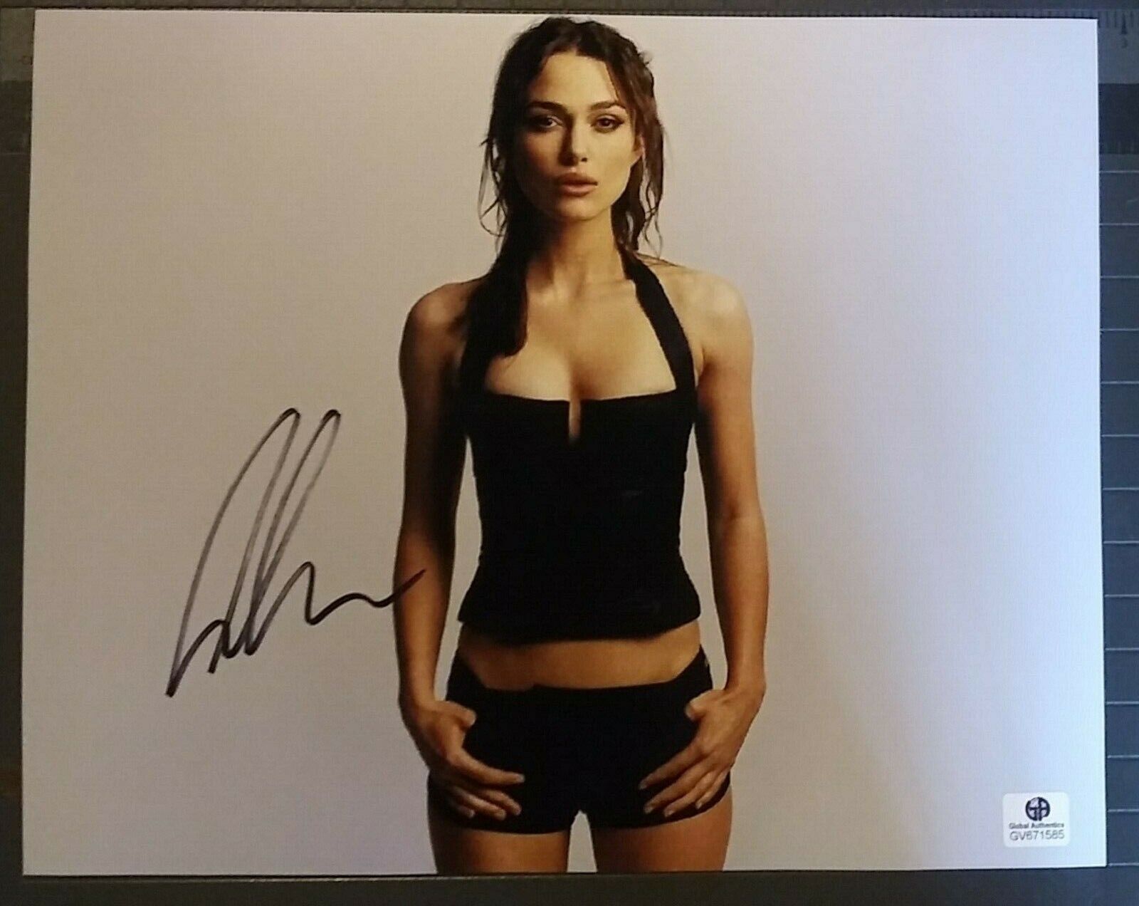 Keira Knightley signed 8x10 COA GAI