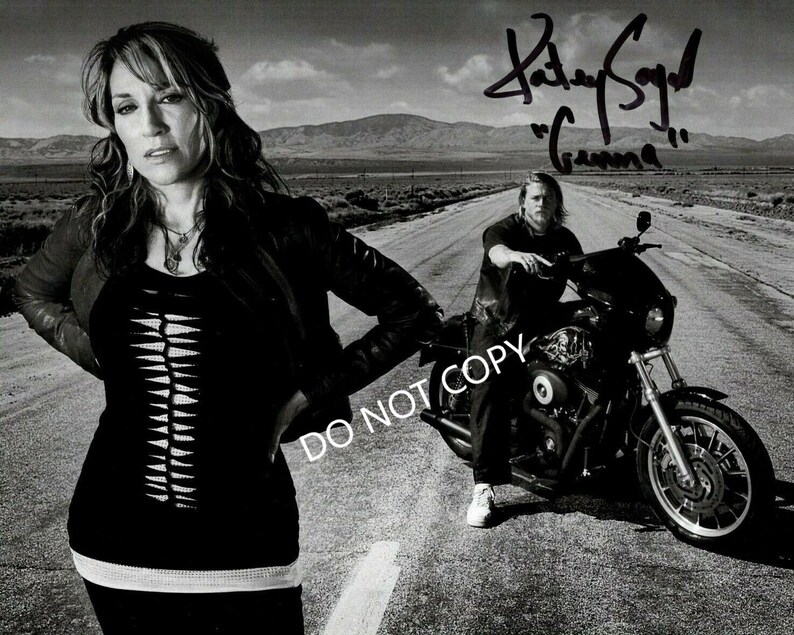 KATEY SAGAL Sons Of ANARCHY 8 x10 20x25 cm Autographed Hand Signed Photo Poster painting