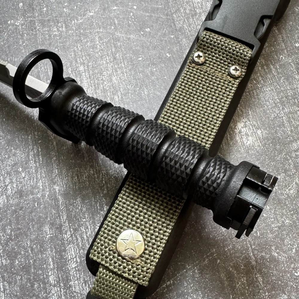 Multifunctional Outdoor Adventure Tactical Knife