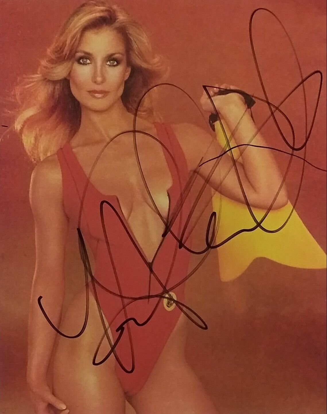 Heather Thomas signed 8 x 10