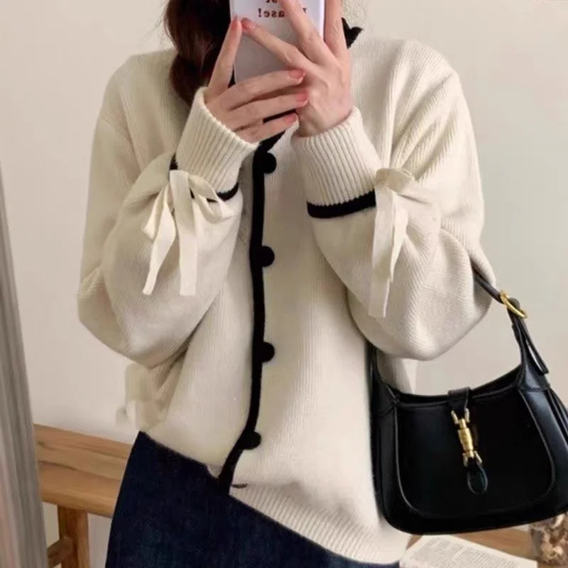 Ueong Elegant V-Collar Buckle Design Lantern Sleeves With Knitted Cardigan Autumn And Winter Korean Version Of Thin Blouse