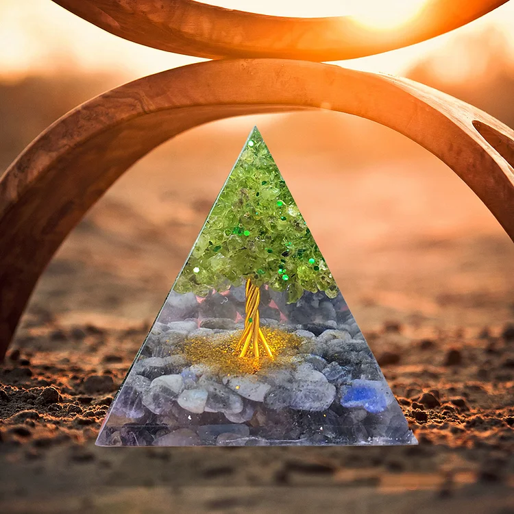 Crystal Energy Orgone Pyramid Mold Wealth Prosperity Peridot Heal Gem (5cm)