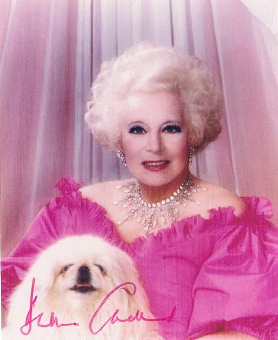 Dame Barbara Cartland 1901-2000 genuine autograph signed 4x5.5