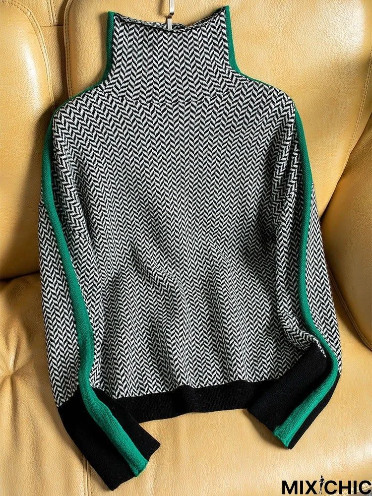 Lazy Contrast Sleeve Turtleneck Sweater