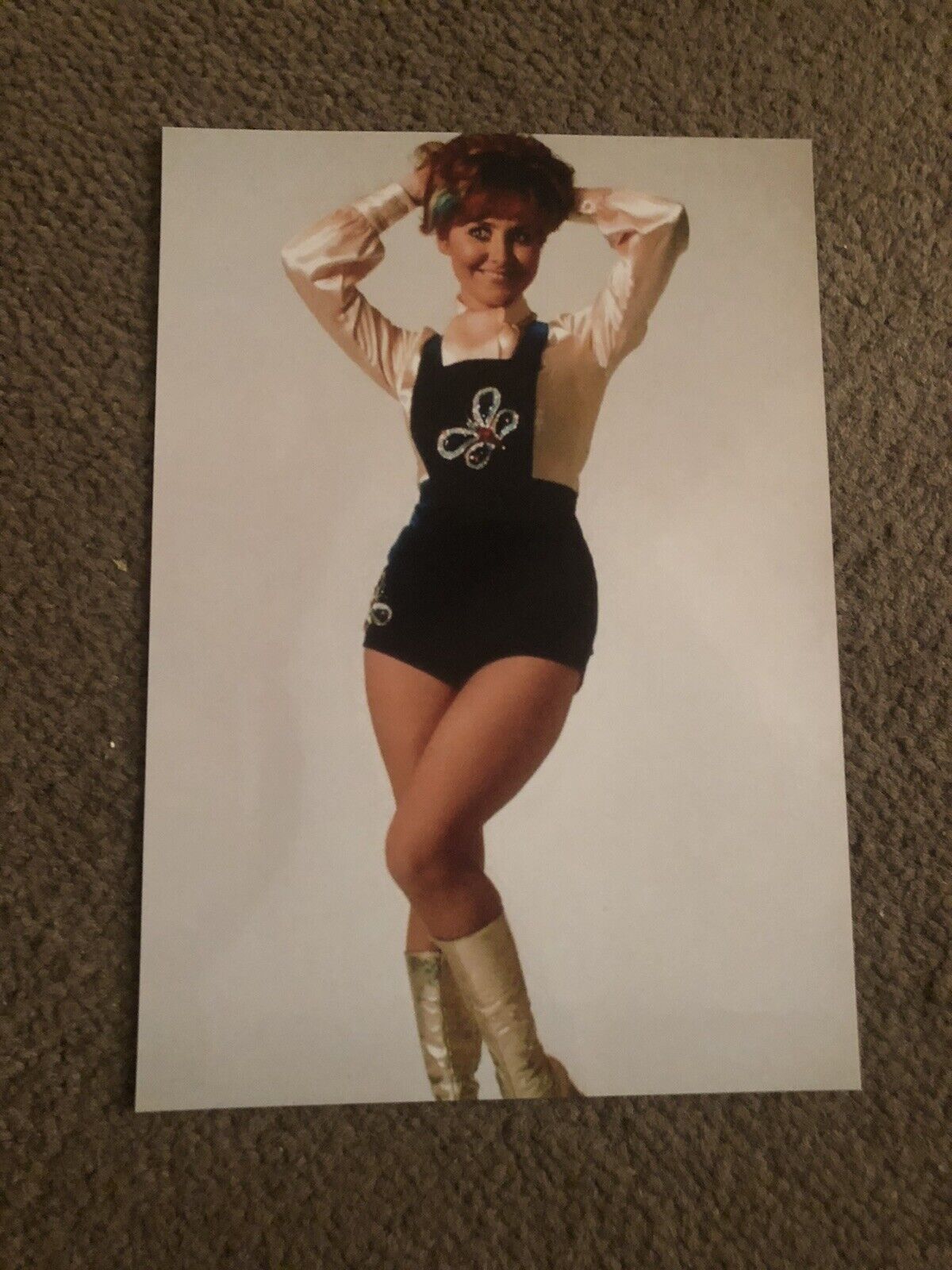 LULU- SINGER- UNSIGNED Photo Poster painting 7x5”