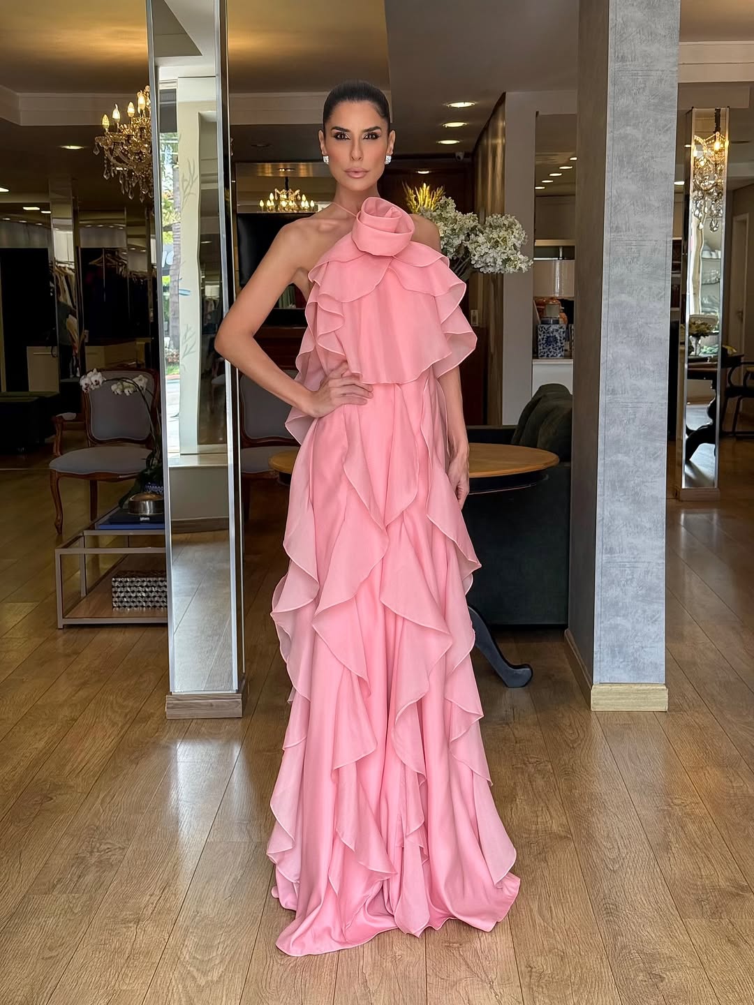 Lussooy Elegant Halter Pink Backless Sleeveless Handmade Flower Prom Dress with Ruffles 