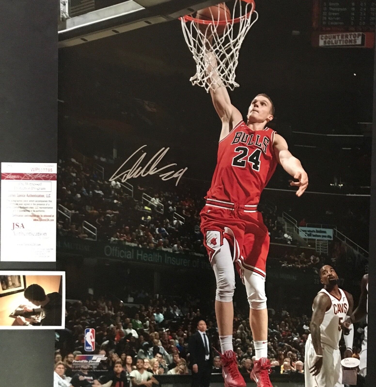 Lauri Markkanen Chicago Bulls Autographed Signed 16x20 Photo Poster painting JSA WITNESS COA