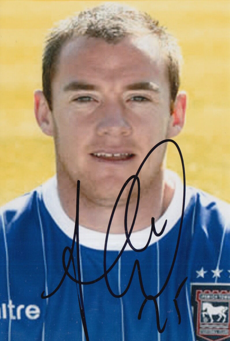 IPSWICH TOWN HAND SIGNED ALAN QUINN 6X4 Photo Poster painting.