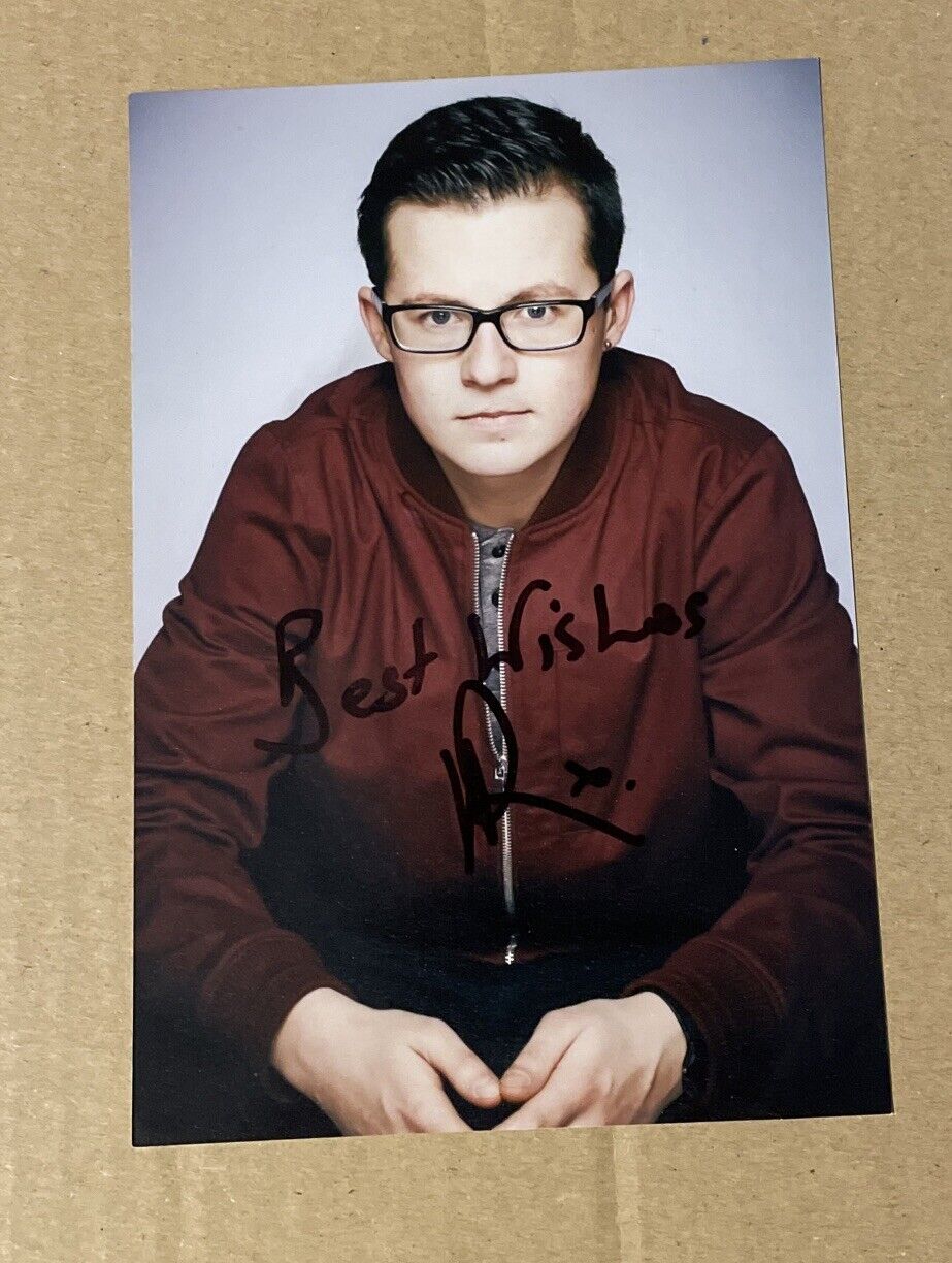 EASTENDERS* HARRY REID 'BEN MITCHELL' SIGNED 6x4 PORTRAIT Photo Poster painting Autograph