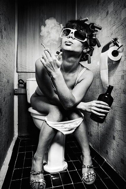 Sexy Girl Sits In A Toilet Canvas Art Canvas Painting Cuadros Posters Prints Wall Art for Living Room Home Decor (No Frame)