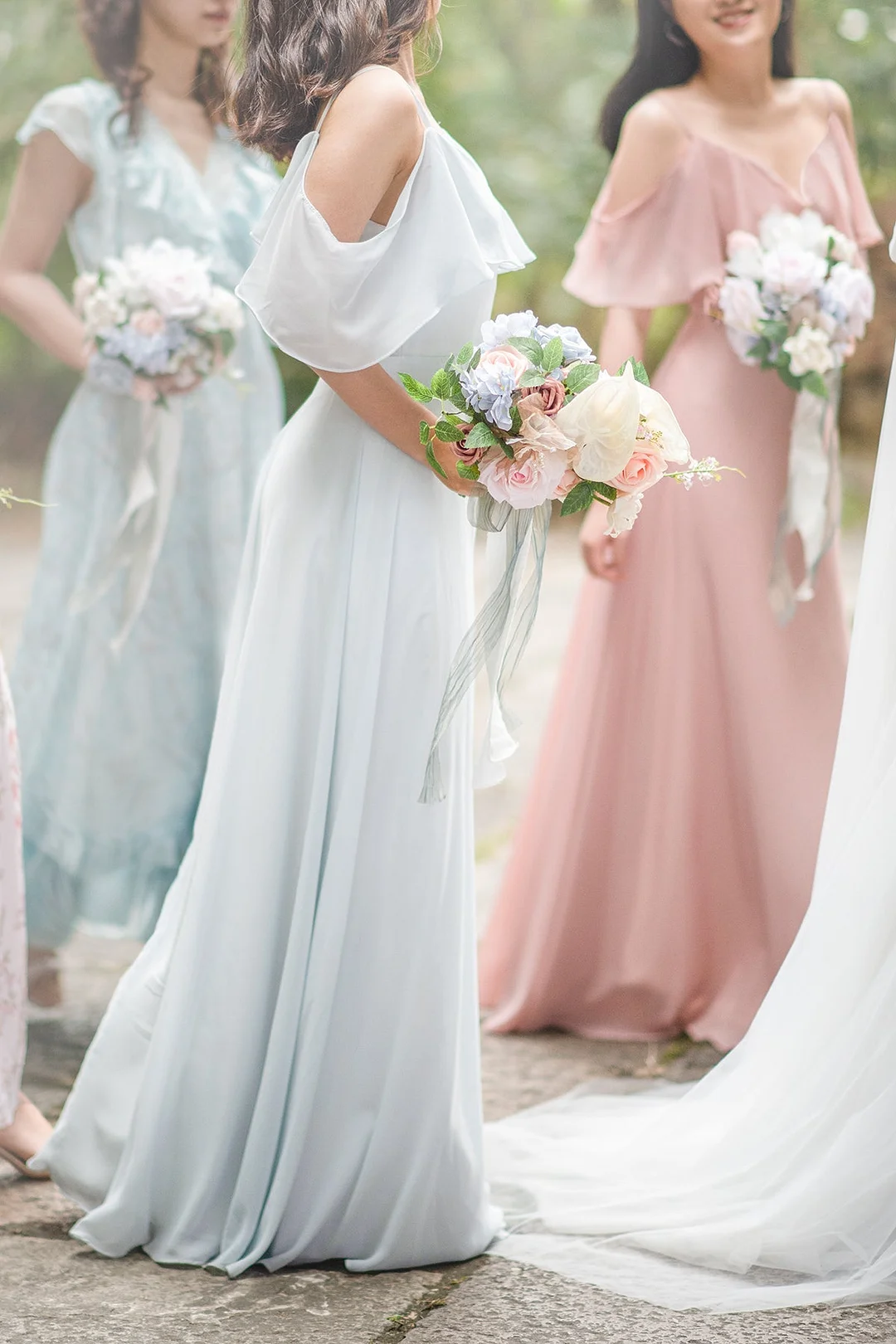 Free-Form Bridesmaid Bouquets in English Pastel