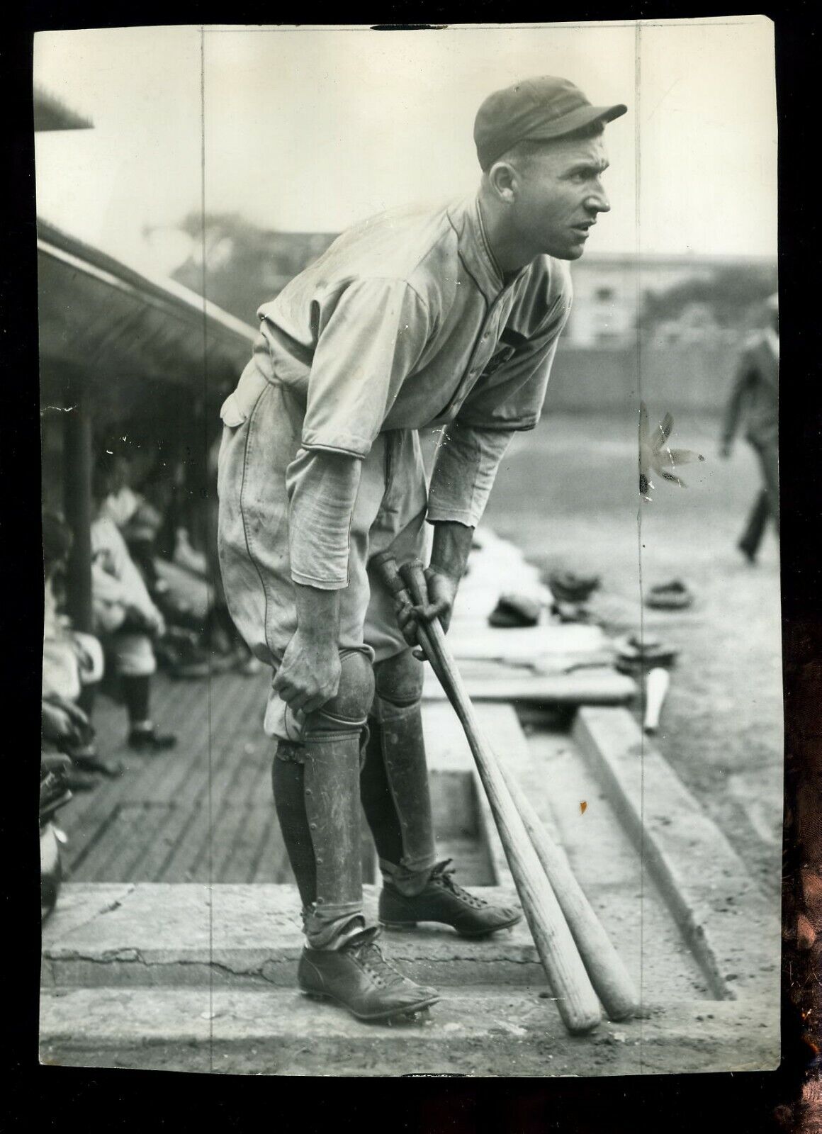 Zack Taylor wearing vintage shinguards 1929 Type 1 Press Photo Poster painting Chicago Cubs