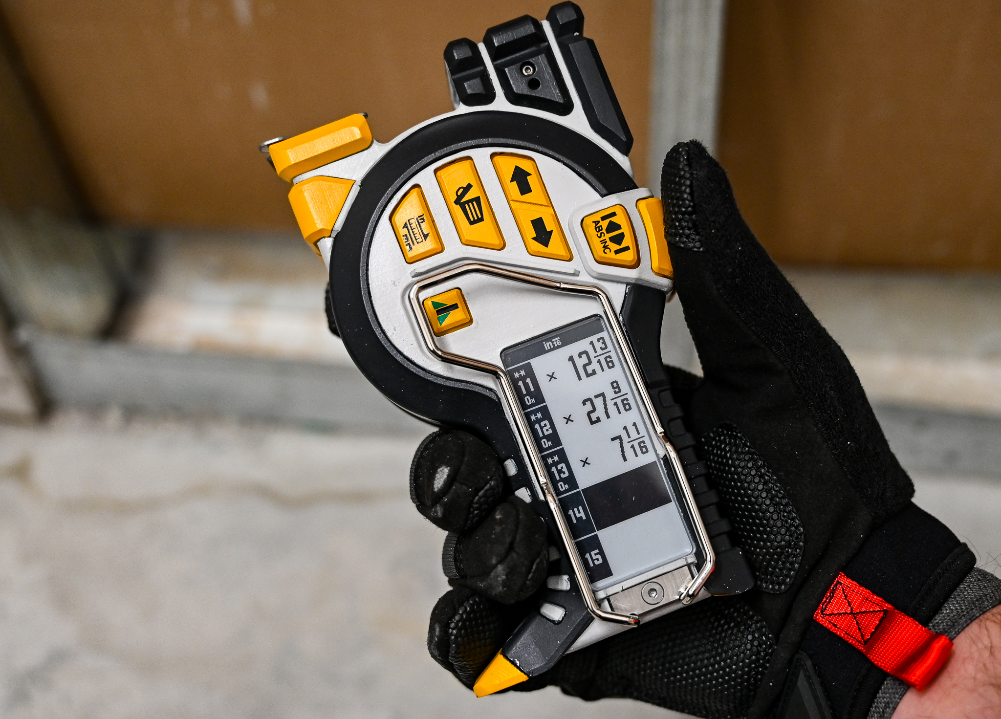 T1_Tomahawk_Digital_Tape_Measure_E-Paper_Display.jpg