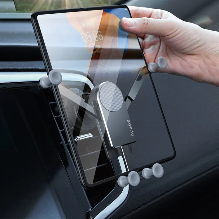 Retractable And Stable Car Mount