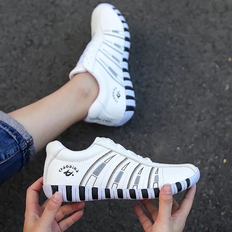 Qengg New Women's Sneakers All-match Retro Comfortable Casual Flats Lightweight Non-slip Walking Vulcanized Shoes Zapatos Mujer 2022