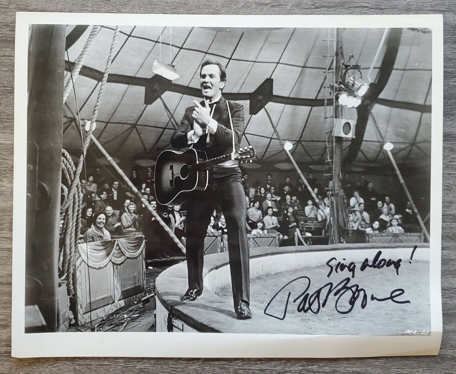 Pat Boone Signed The Main Attraction 8x10 Photo Poster painting Actor Music Singer LEGEND RAD