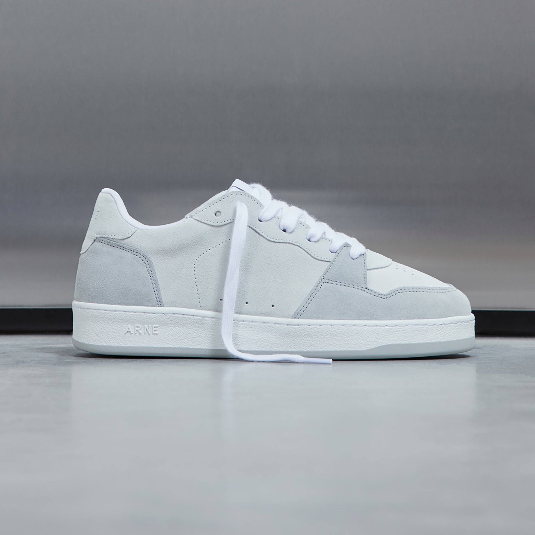 ARNE Basket Trainer in Light Grey