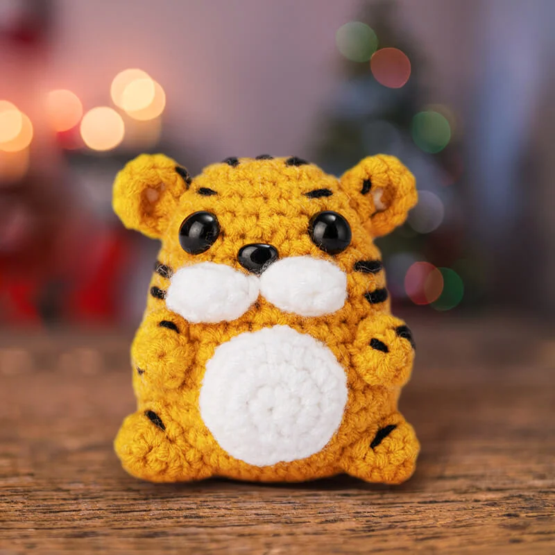 Mewaii® Christmas Crochet Kit For Beginners Santa Claus Crochet Kits with Easy Peasy Yarn