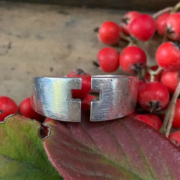 Sterling Silver Holy Cross Band Ring Size 10 1/2