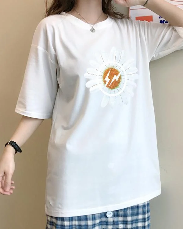 Round neck short sleeve sunflower tee