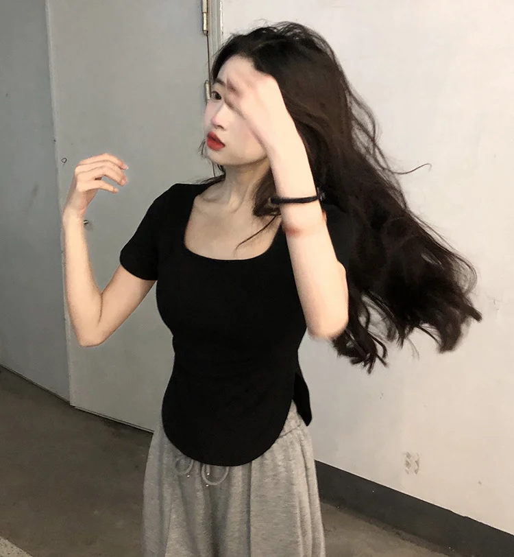 Brownm Brownm 2024 New Pure Desire Wind Big U-Collar Hot Girl Top Show Slim Slim Irregular Short-Sleeved T-Shirt Female Ins