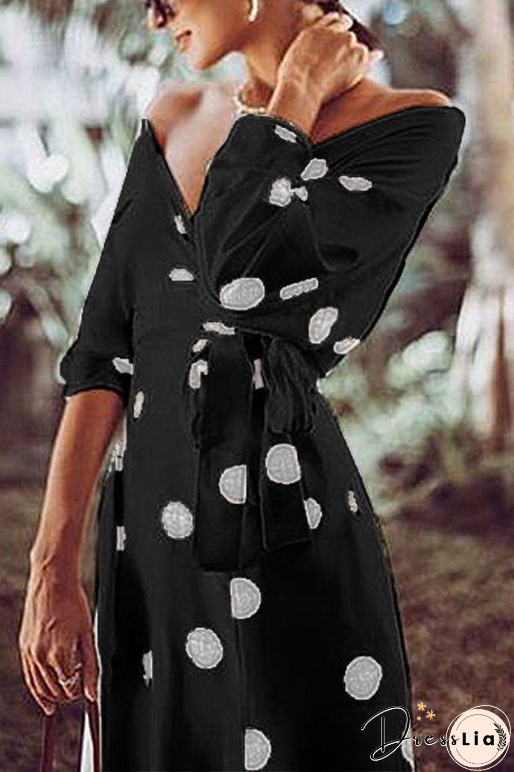 Polka Dot V-Neck Dress(With Belt)