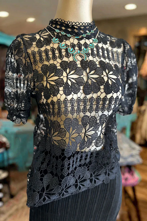 Elegant Lace Short Sleeved Top