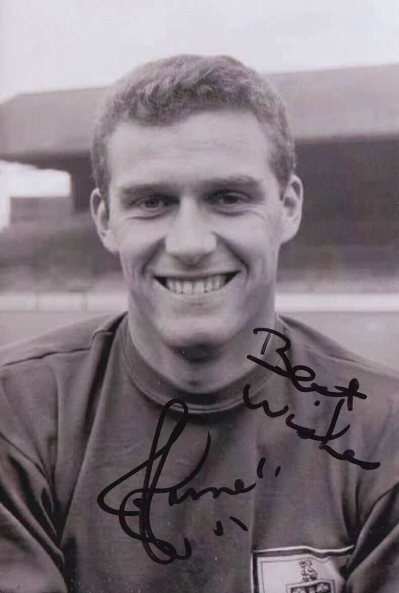 JIM FURNELL HAND SIGNED 6X4 Photo Poster painting BURNLEY FOOTBALL AUTOGRAPH 1