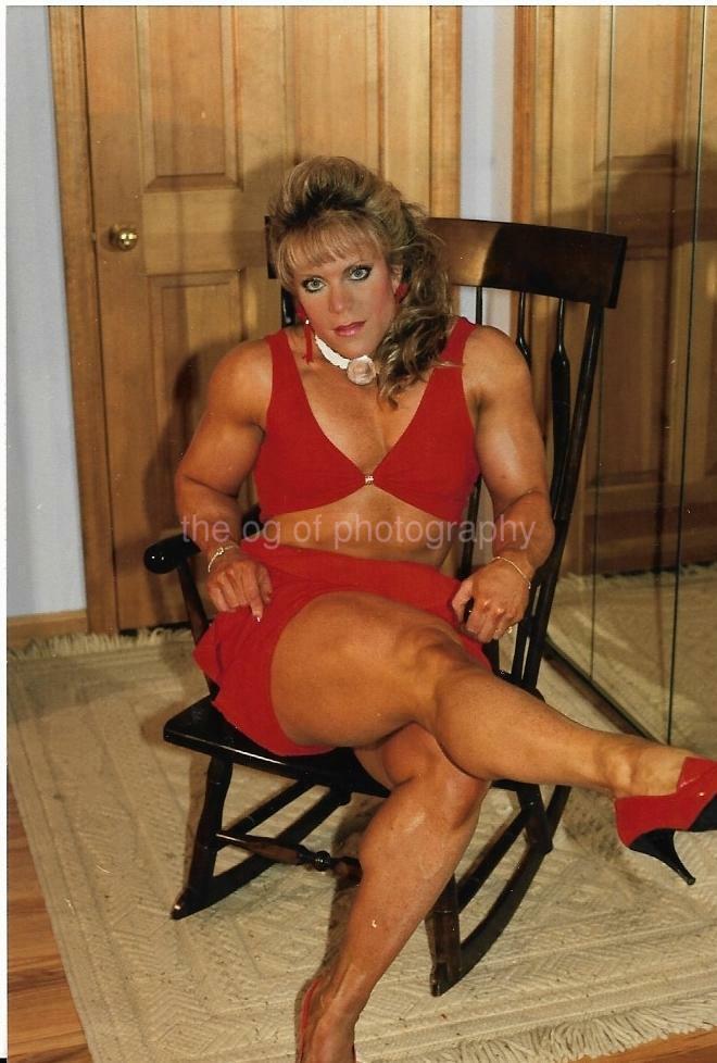 PRETTY BUFF WOMAN 80's 90's FOUND Photo Poster painting Color MUSCLE GIRL Original EN 110 30 D