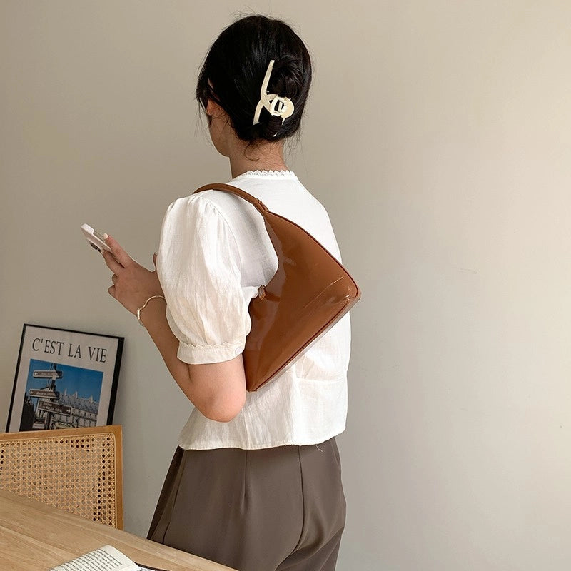 Women's Small Pu Leather Solid Color Vintage Style Classic Style Pillow Shape Zipper Underarm Bag2