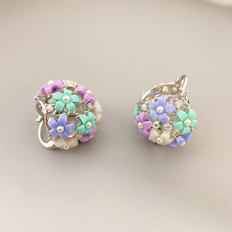 Small Flower Style Personalized Spherical Earrings