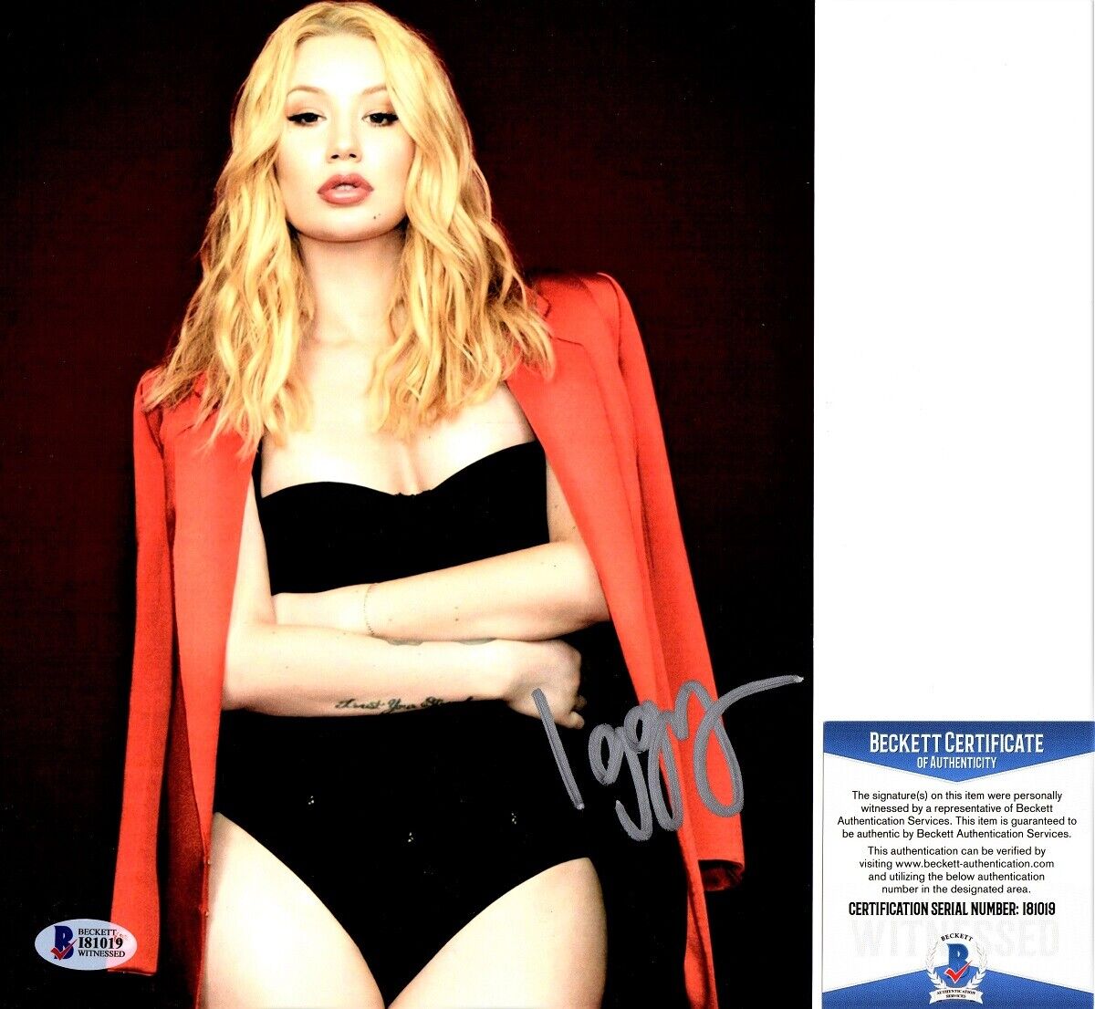 Iggy Azalea Signed - Autographed Rapper Singer 8x10 inch Photo Poster painting - Beckett BAS COA