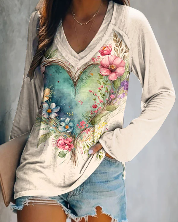 Retro Chic Valentine’s Day Heart Printed V-neck Top