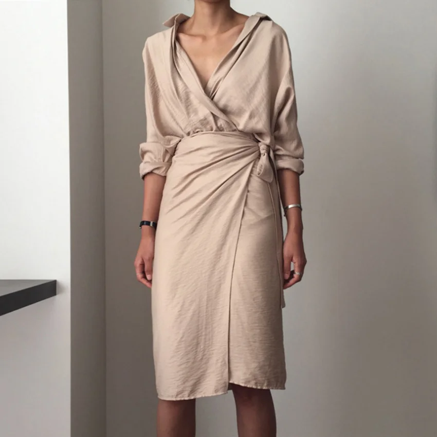 Irregular V-neck Long-sleeved Solid Color Dress