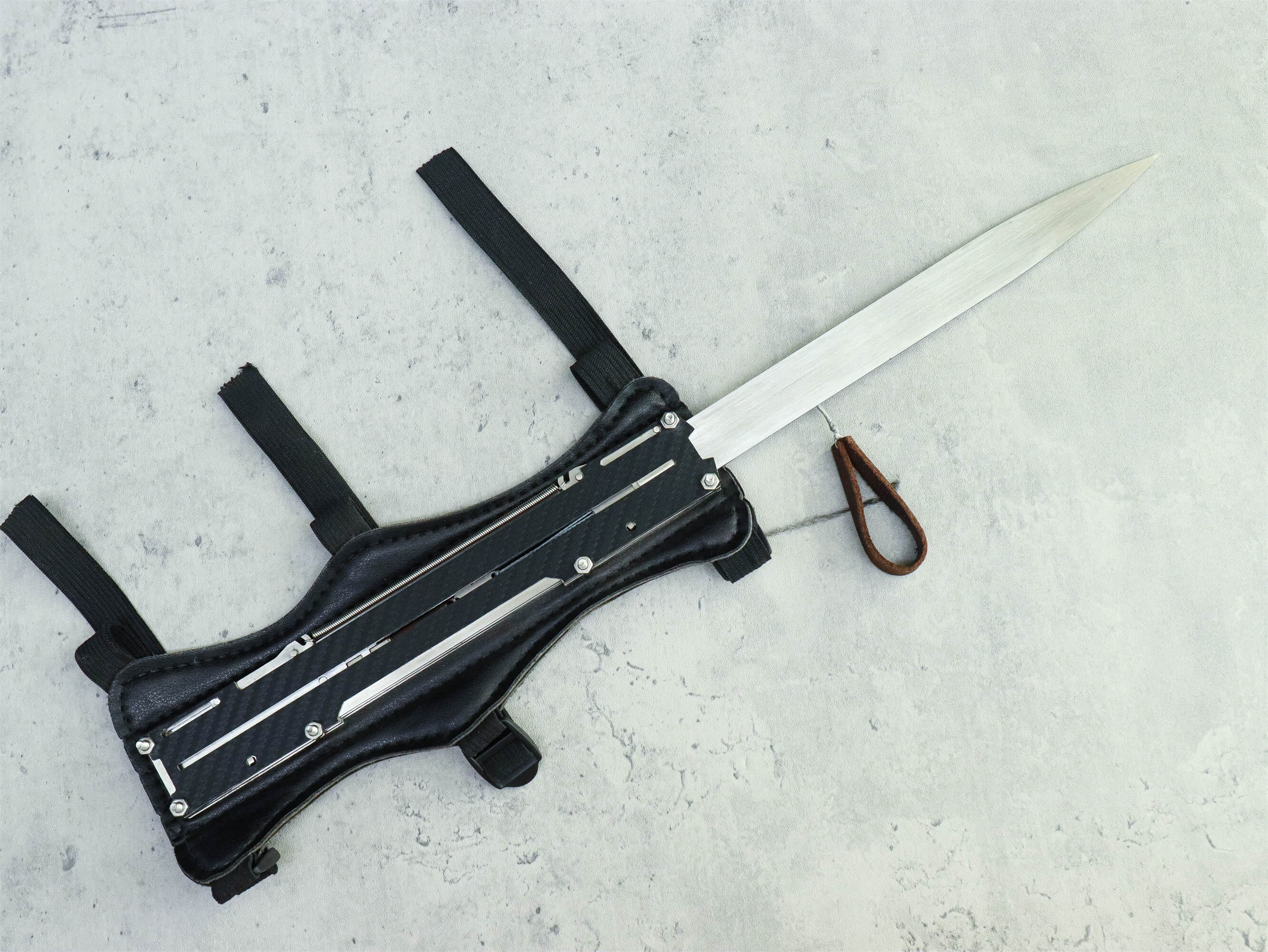 Myhiddenblade Single wire Anchor-style Double action hidden blade (case custom) - MyHiddenBlade