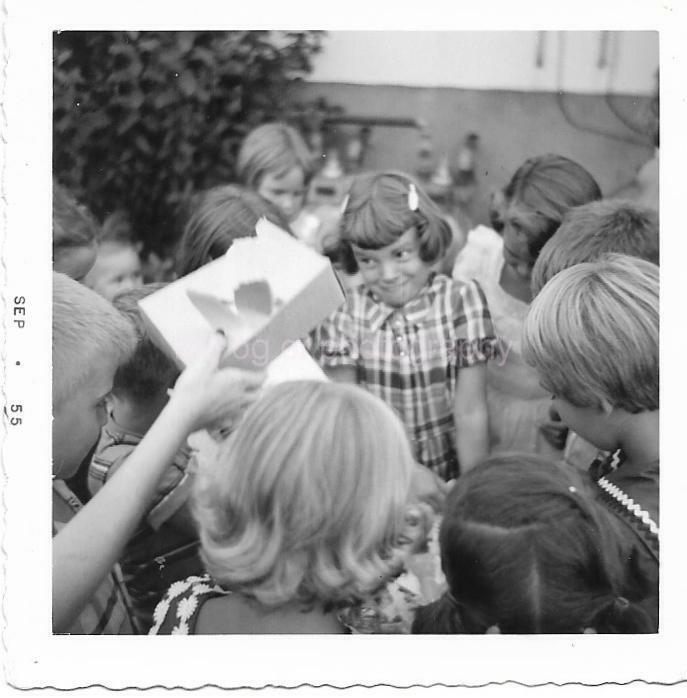 LOT OF 2 FOUND Photo Poster paintingS Vintage SNAPSHOT bw PARTY GIRL 1950's 112 15 S